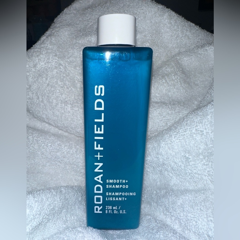 NEW!! 💙 Rodan + Fields Smooth+ Shampoo (8 fl oz) +Pump Dispenser